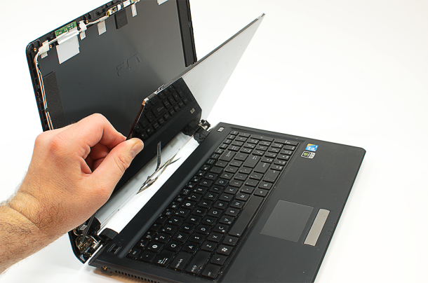 wymiana matrycy lcd w laptopie